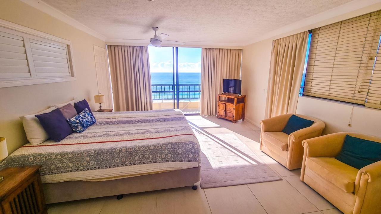Pelican Sands Beach Resort Gold Coast Exterior photo