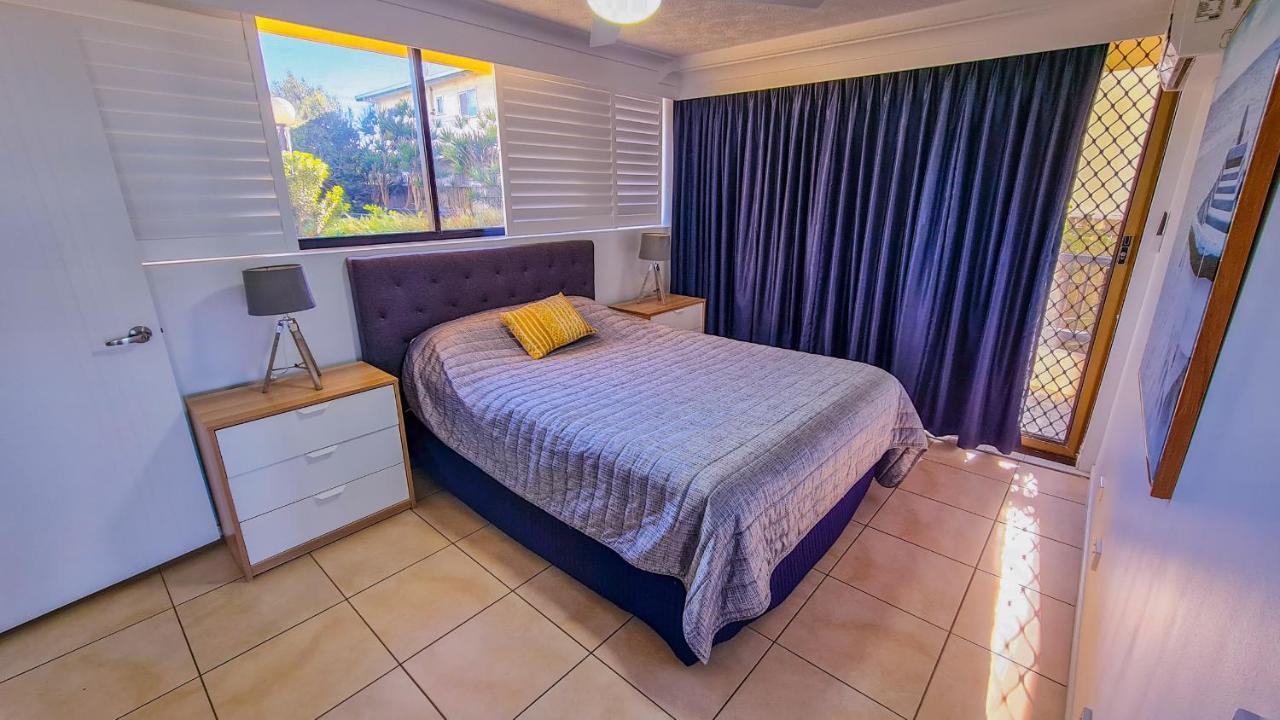 Pelican Sands Beach Resort Gold Coast Exterior photo