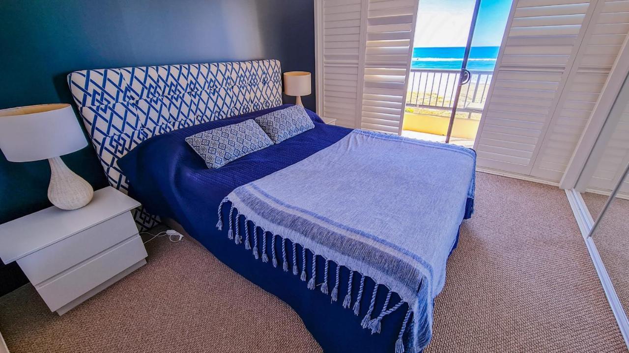 Pelican Sands Beach Resort Gold Coast Exterior photo