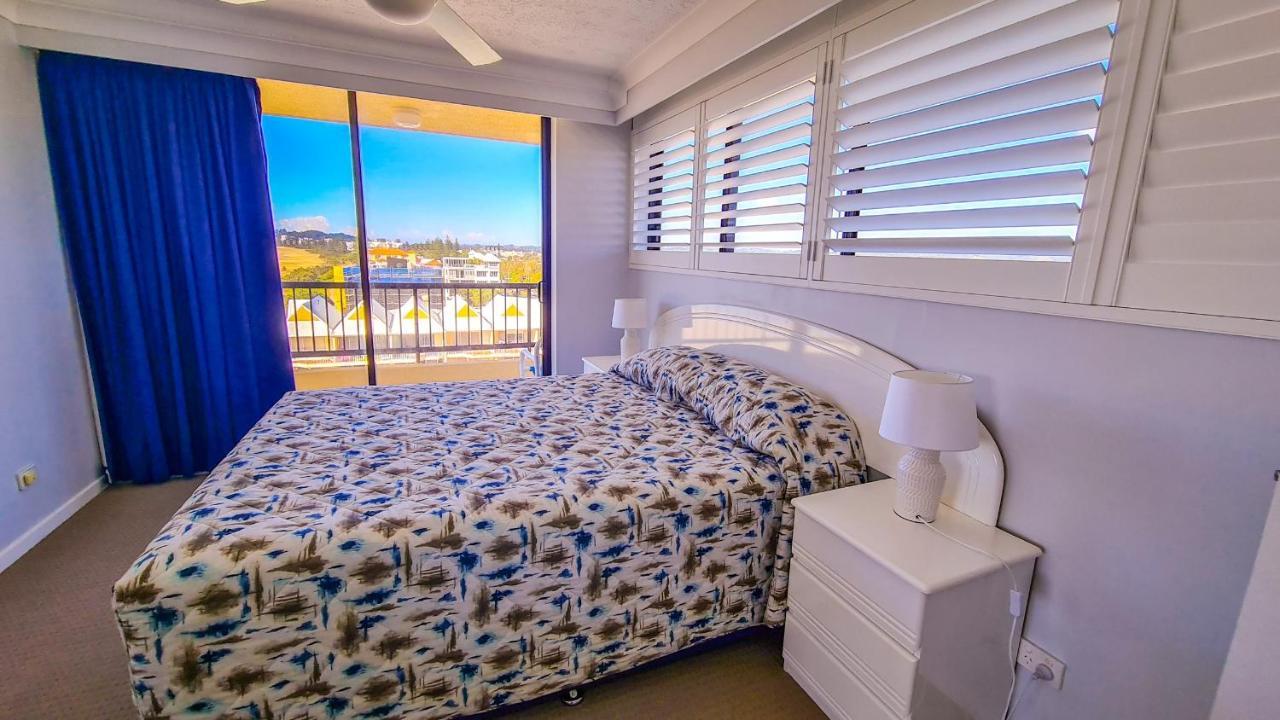 Pelican Sands Beach Resort Gold Coast Exterior photo