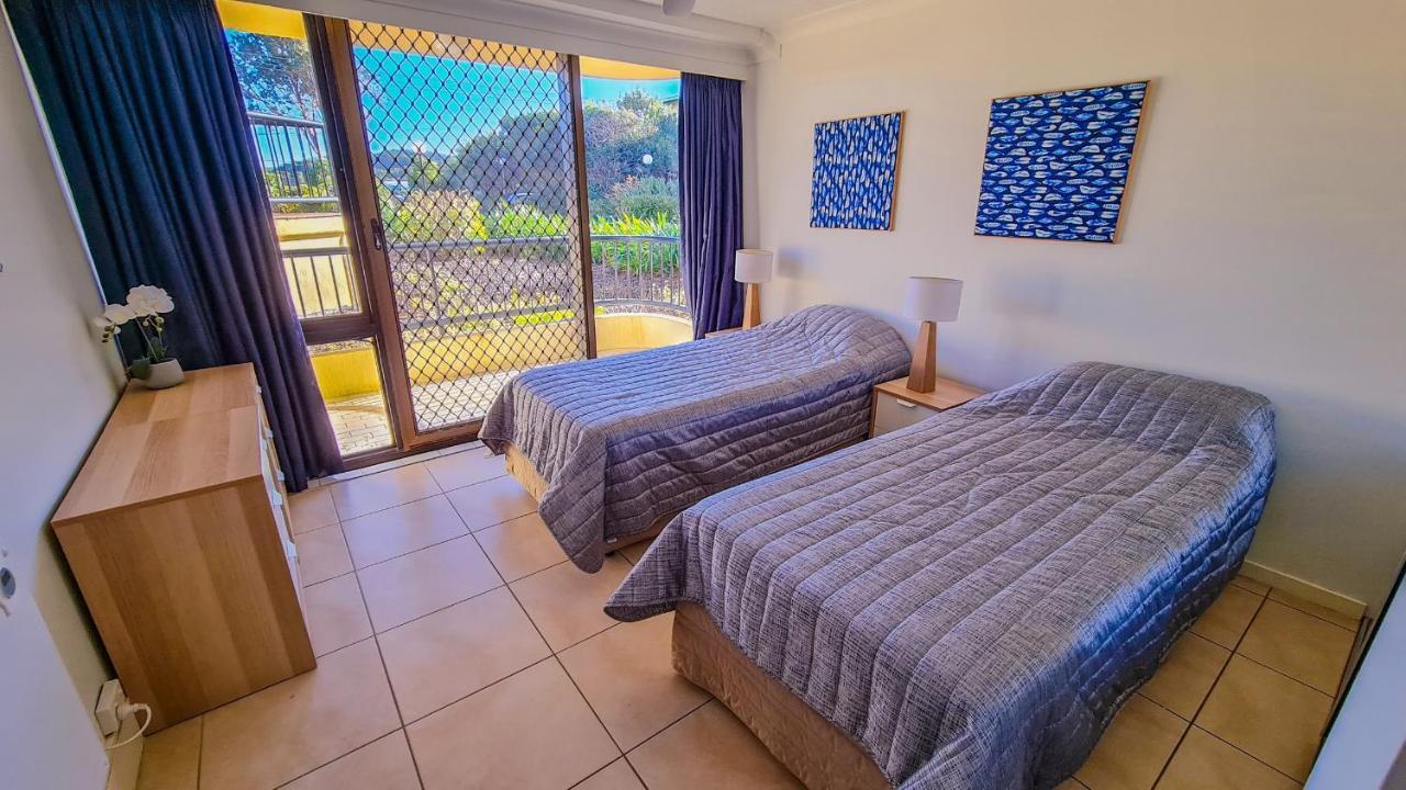 Pelican Sands Beach Resort Gold Coast Exterior photo