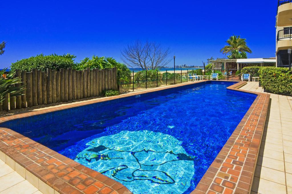 Pelican Sands Beach Resort Gold Coast Exterior photo