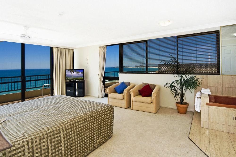 Pelican Sands Beach Resort Gold Coast Exterior photo