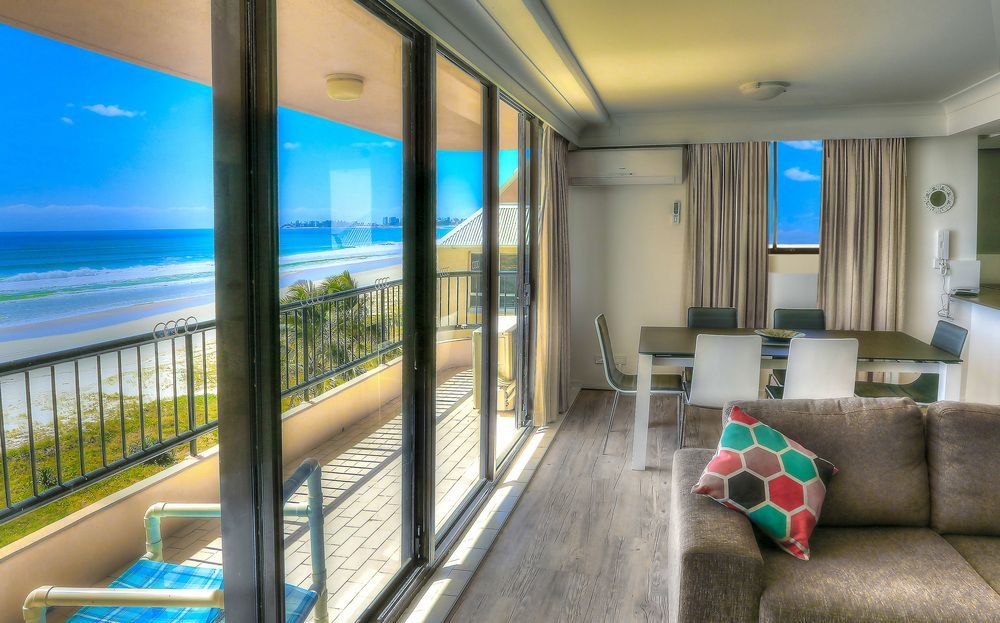 Pelican Sands Beach Resort Gold Coast Exterior photo