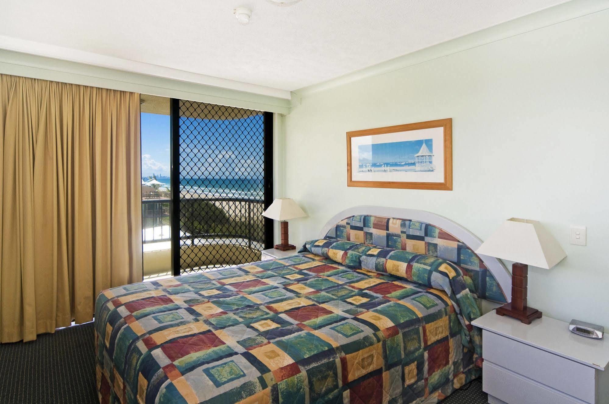 Pelican Sands Beach Resort Gold Coast Exterior photo